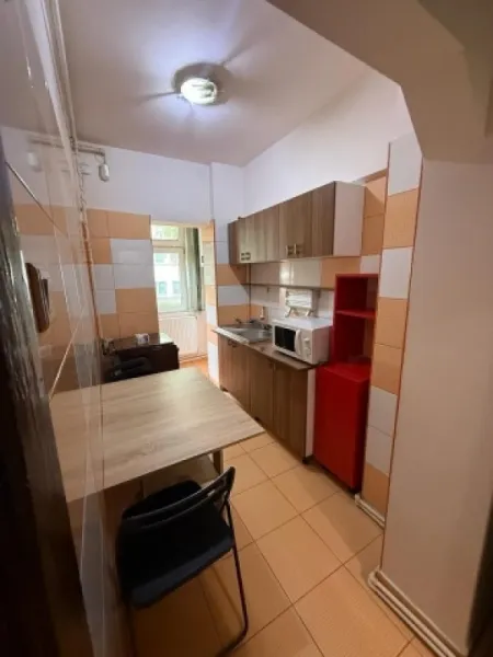 Inchiriez garsoniera 32mp, zona Stefan cel Mare, 400euro - Imaginea 3