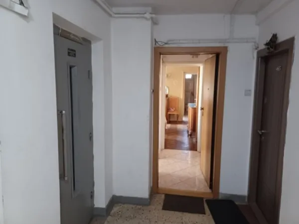 Apartament 3 camere decomandat, 65mp, mobilat si utilat, Piata Unirii, 125. 000euro - Imaginea 2