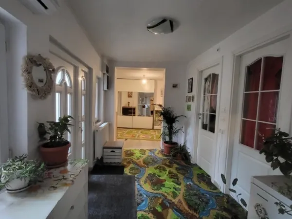 Casa, 4 camere, constructie 1970, teren 259mp, Bucurestii Noi, 215. 000euro - Imaginea 1