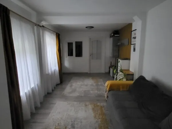 Casa, 4 camere, constructie 1970, teren 259mp, Bucurestii Noi, 215. 000euro - Imaginea 4