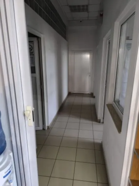 Spatiu comercial, 189mp, Soseaua Bucuresti- Targoviste, 395. 000euro - Imaginea 2