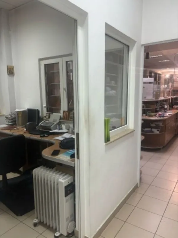 Spatiu comercial, 189mp, Soseaua Bucuresti- Targoviste, 395. 000euro - Imaginea 3