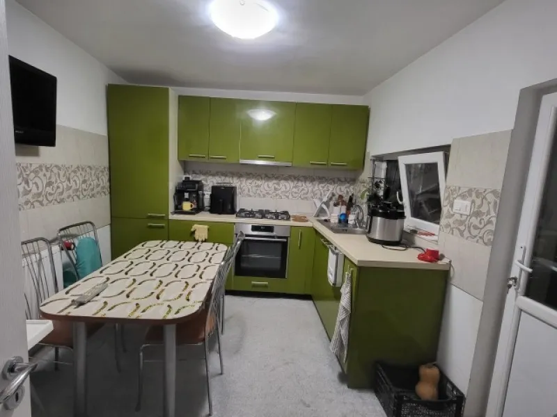 Casa, 4 camere, constructie 1970, teren 259mp, Bucurestii Noi, 215. 000euro - Imaginea 8