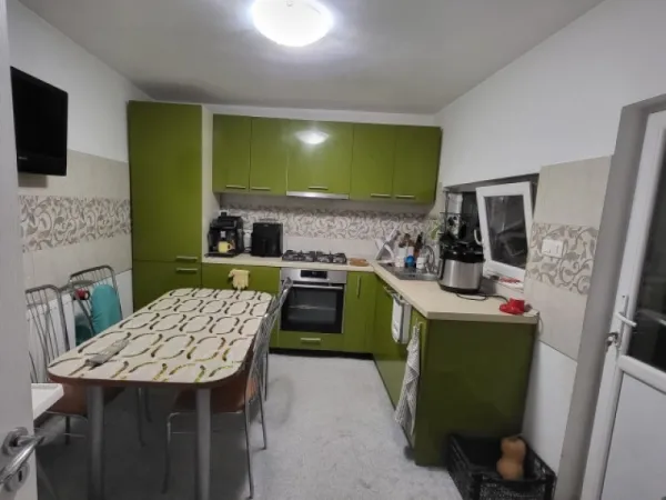 Casa, 4 camere, constructie 1970, teren 259mp, Bucurestii Noi, 215. 000euro - Imaginea 8