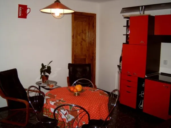 Casa, 4 camere, constructie 2004, teren 500mp, Deva zona Cetate, 160. 000euro - Imaginea 1