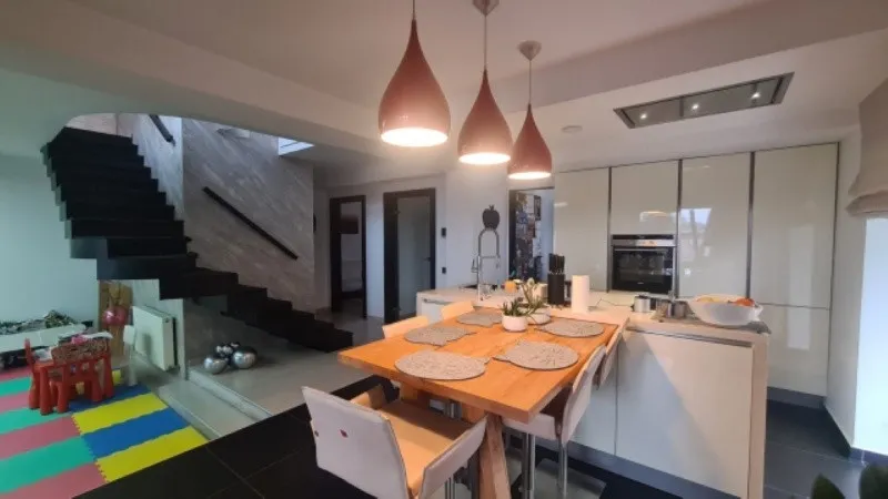 Vila 4 camere, 140mp utili, teren 500mp, Pantelimon, 285. 000euro - Imaginea 2