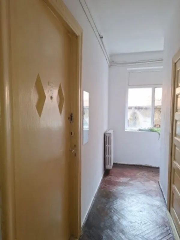 Apartament 2 camere, semidecomandat, 28mp, Cismigiu, 50. 000euro - Imaginea 6