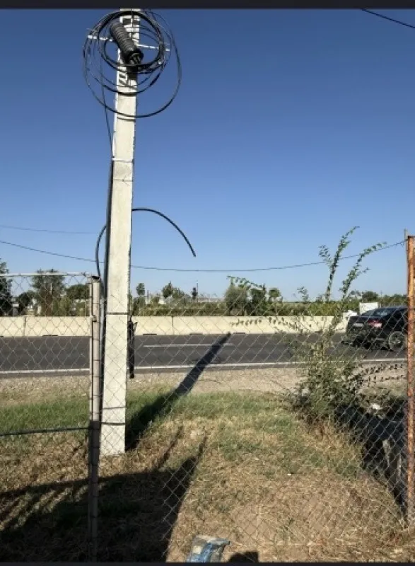 Teren de vanzare in Potigrafu, deschidere 9ml, 2500mp, 40. 000euro - Imaginea 2