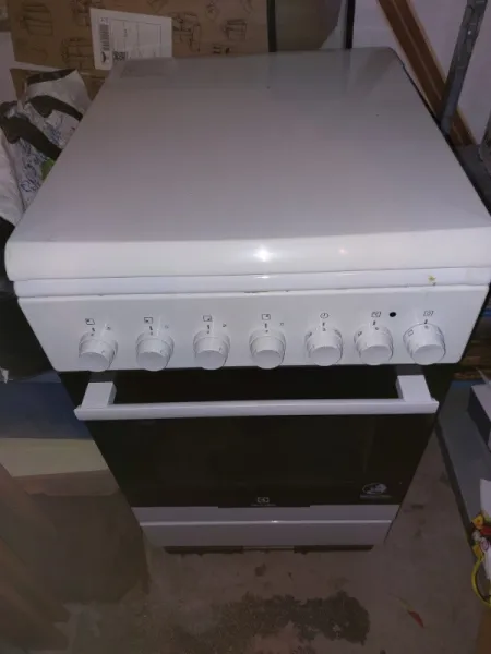 Aragaz ELECTROLUX, plita gaz, 4 arzatoare, aprindere integrata plita, 50cm, cuptor electric, Timer, alb - Imaginea 2