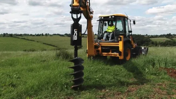 Inchiriere Buldoexcavatoare cu Atasamente Diverse - Imaginea 3