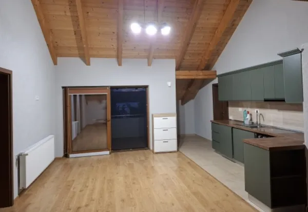 Inchiriez casa 3 camere, 140mp utili, teren 1000mp, zona Simian, 700euro - Imaginea 2