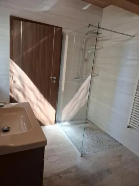 Inchiriez casa 3 camere, 140mp utili, teren 1000mp, zona Simian, 700euro - Imaginea 3