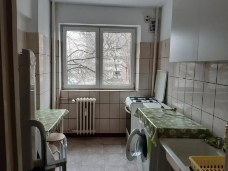 Inchiriez apartament 2 camere, 62mp, Piata Moghioros, 350euro - Imaginea 2
