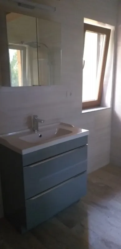 Inchiriez casa 3 camere, 140mp utili, teren 1000mp, zona Simian, 700euro - Imaginea 6