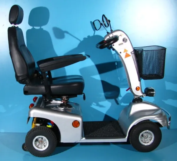 Scuter electric pentru batrani- Shoprider cu 6km h - Imaginea 8