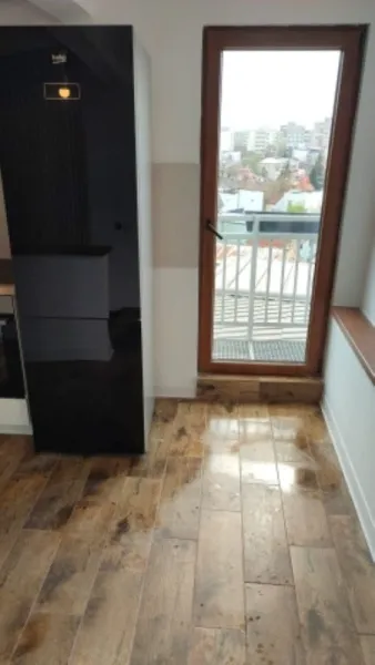 Apartament tip penthouse, 3 camere decomandat, 90mp, Piata Romana, 280. 000euro - Imaginea 4