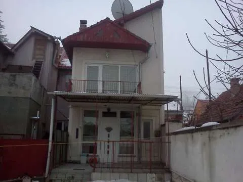 casa cu etaj urgent - Imaginea 5