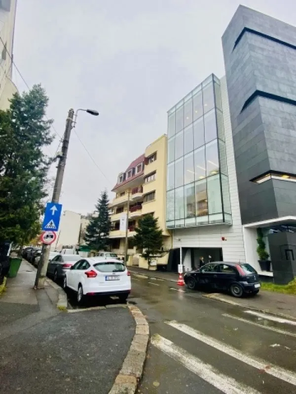 Inchiriez spatiu de birouri, zona Aviatorilor, 125mp, 1. 700euro - Imaginea 6