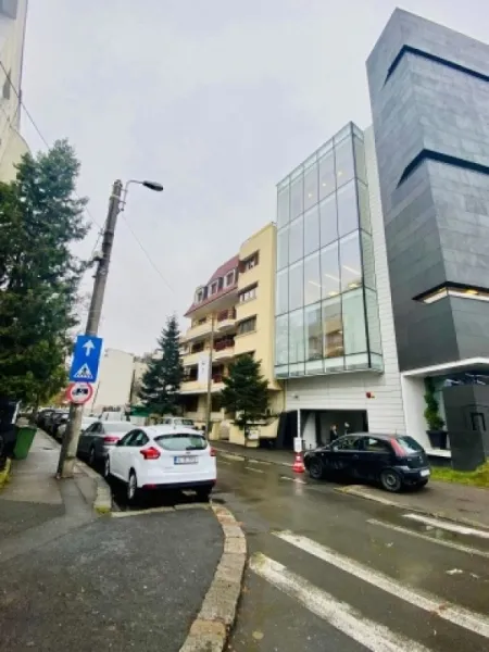 Inchiriez spatiu de birouri, zona Aviatorilor, 125mp, 1. 700euro - Imaginea 6