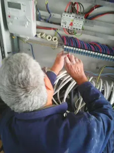 Firma atestata - Instalatii electrice casnice si industriale