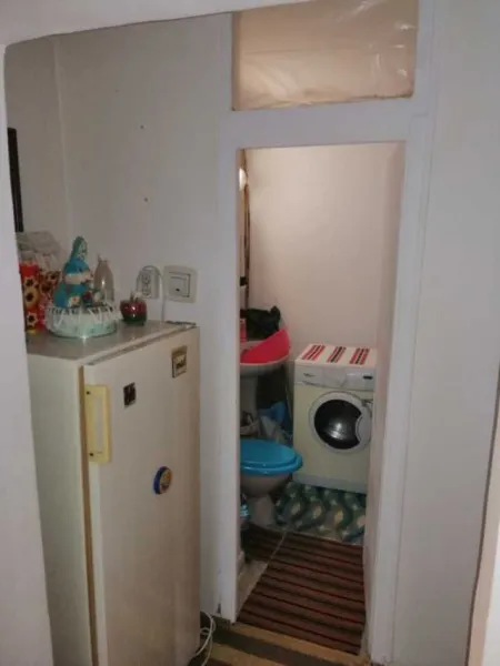 Vand schimb apartament 3 camere cu casa Slobozia Noua - Imaginea 7