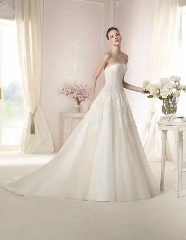 Vand rochie superba, de mireasa - Imaginea 1