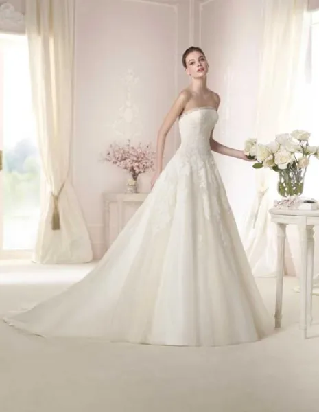 Vand rochie superba, de mireasa - Imaginea 1