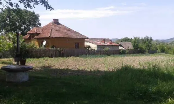 casa cu teren 11400 mp ,  Vladimir, Jud. Gorj 35000€ - Imaginea 2
