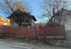 vand casa in Campulung Arges zona montana linistita