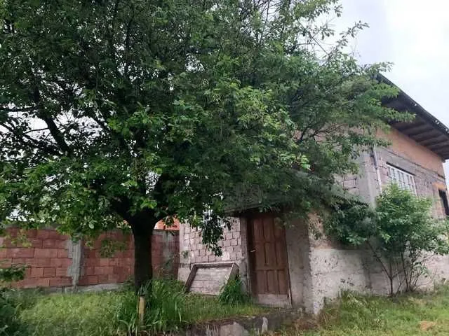 vand casa in Campulung Arges zona montana linistita - Imaginea 3