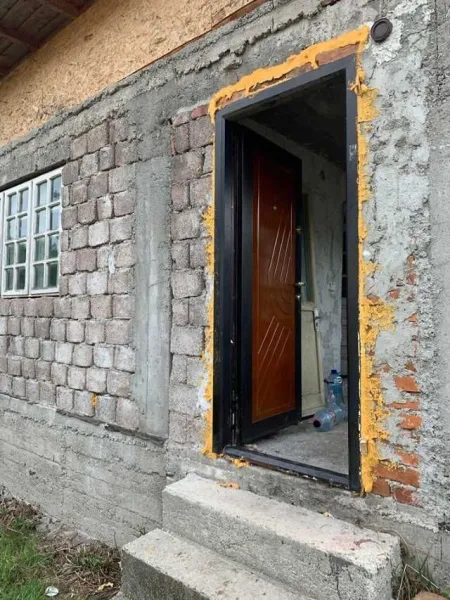vand casa in Campulung Arges zona montana linistita - Imaginea 4