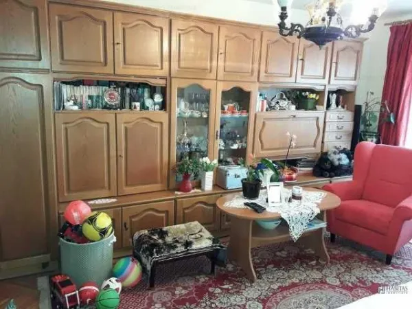 APARTAMENT 3 CAMERE CU GARAJ - Imaginea 1