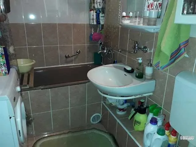APARTAMENT 3 CAMERE CU GARAJ - Imaginea 4