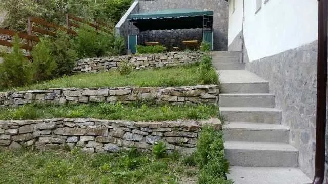 VILA IN SINAIA 10 CAMERE - Imaginea 2