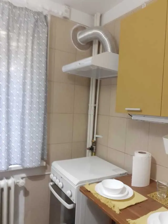 Inchiriere garsoniera zona Teiul Doamnei sector 2 - Imaginea 6