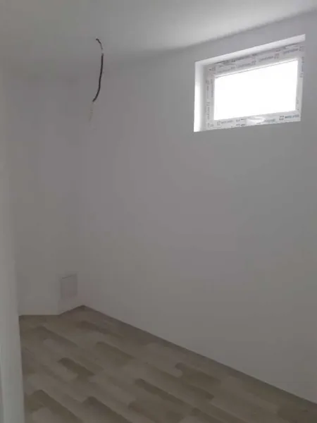 Dacia Salaj sector 5 vindem ap 2 camere cf1 etaj p/ 2 la cheie - Imaginea 3