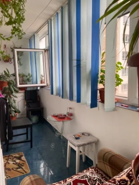 Vand apartament 3 camere decomandat - Imaginea 4