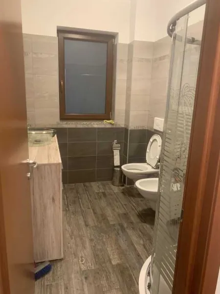 Inchirierez apartament cu 2 camere in Buna Ziua zona Grand Hotela Italia - Imaginea 7