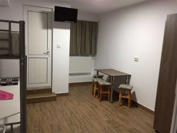 Inchiriem camere pentru muncitori - Imaginea 2
