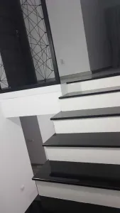 trepte de interior din granit Medias