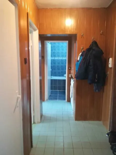 apartament 2 camere decomandat - Imaginea 1
