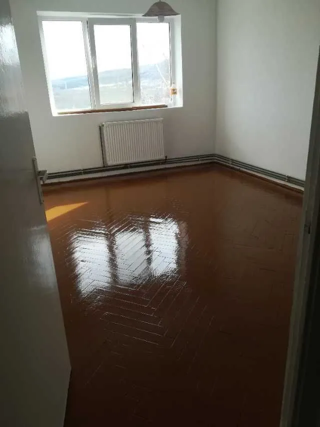 apartament 2 camere decomandat - Imaginea 2