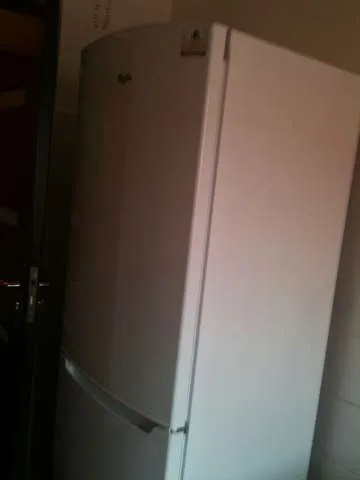 Inchiriez apartament 2 camere mobilat - Imaginea 1