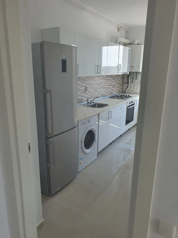 APART de inchiriat URGENT Proprietar 310 Euro - Imaginea 1