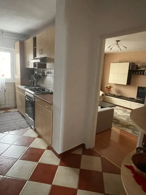 Apartament 4 camere Bucuresti, Parcul Sebastian 96mp, 123. 000 euro - Imaginea 2