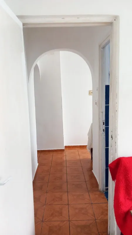 Vand apartament 2 camere - Imaginea 2