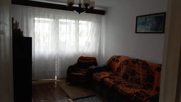 Vand apartament 2 camere - Imaginea 4