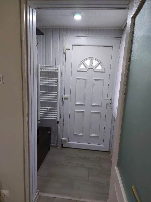 Inchiriez apartament la casa - Imaginea 2