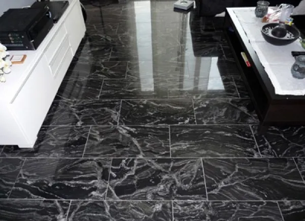 Granit Black Forest lucios - Imaginea 1