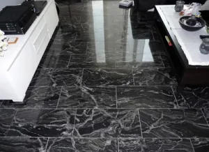 Granit Black Forest lucios